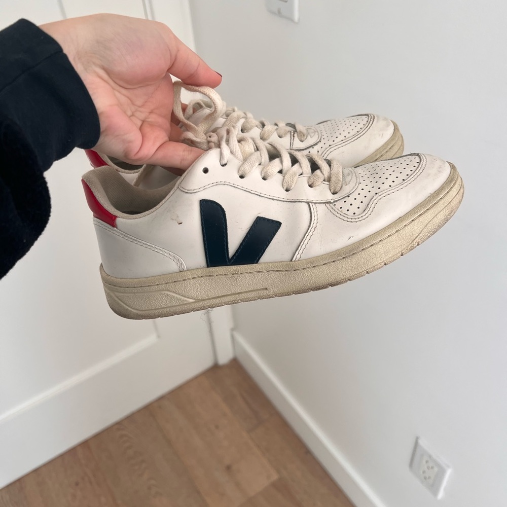 veja v 10 sneakers red white blue women’s size 36